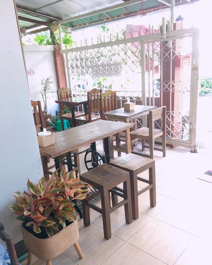 Wayside Guesthouse Chiang Mai Exterior photo