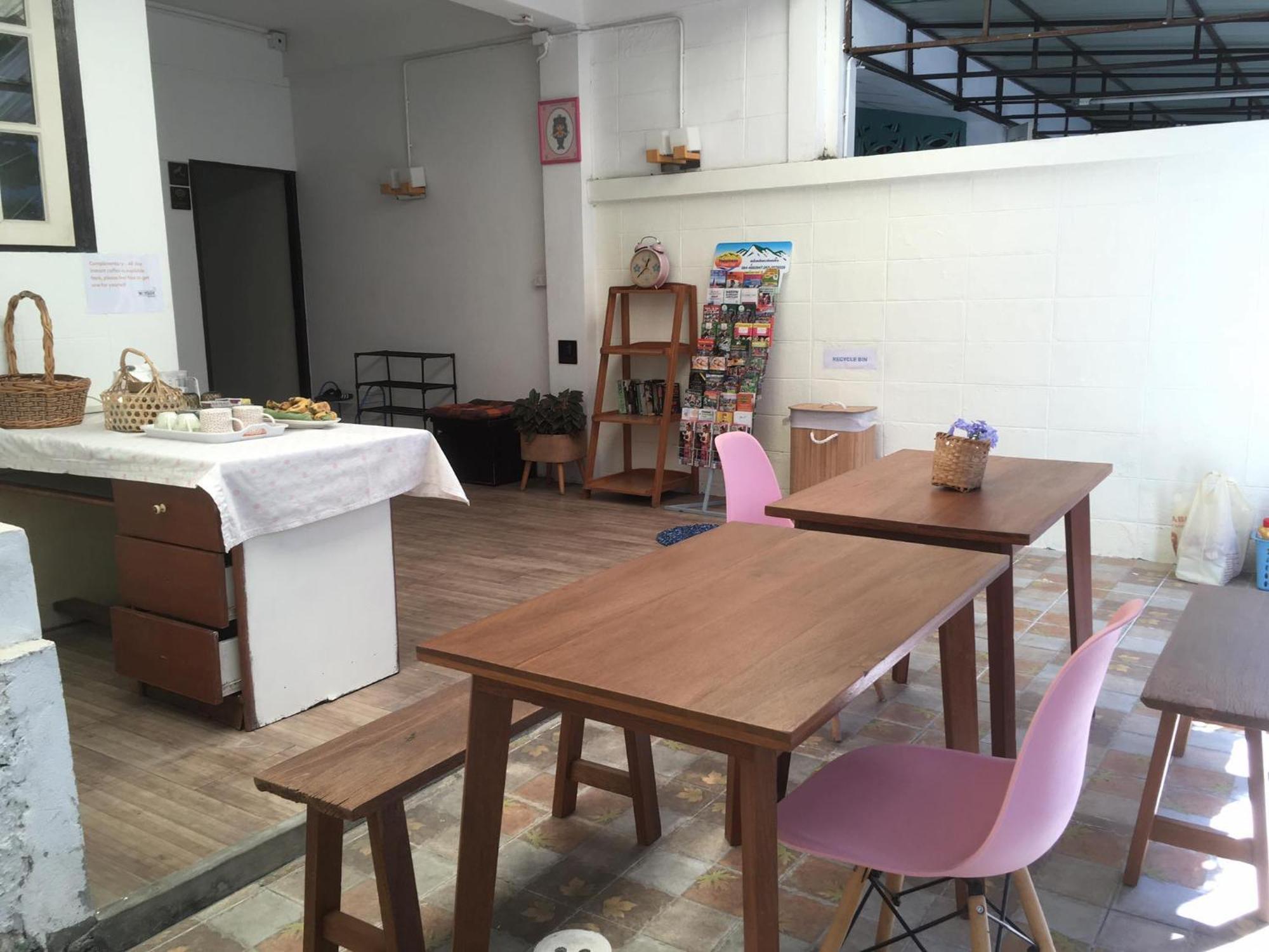 Wayside Guesthouse Chiang Mai Exterior photo
