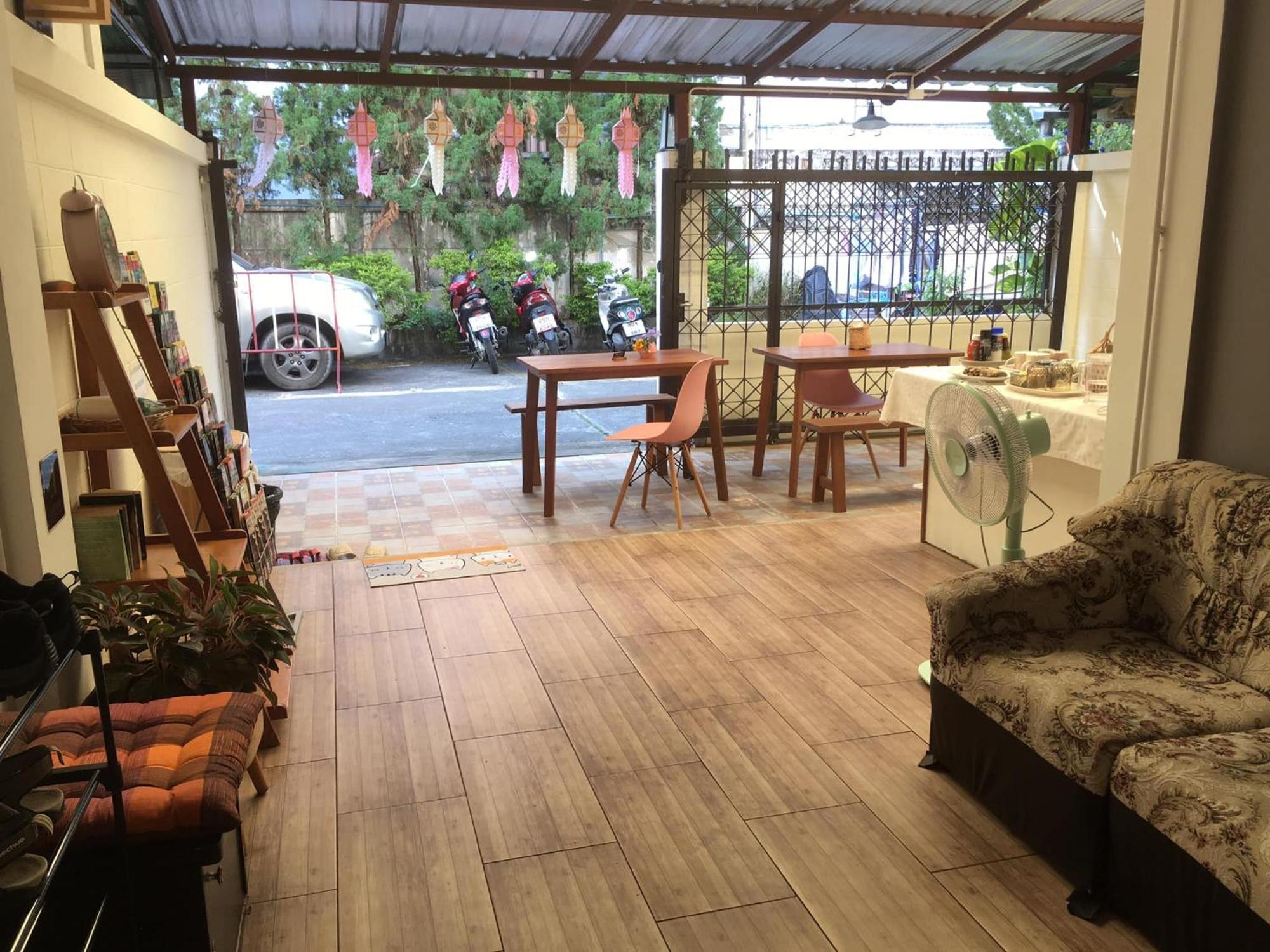 Wayside Guesthouse Chiang Mai Exterior photo